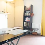 Hostnfly Apartments - Bright Apartment Near Republique