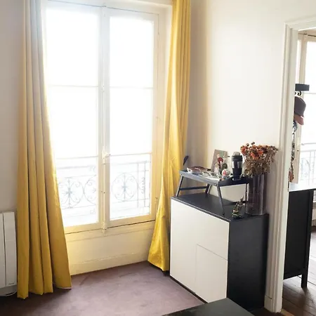 Hostnfly - Bright Near Republique Apartment *